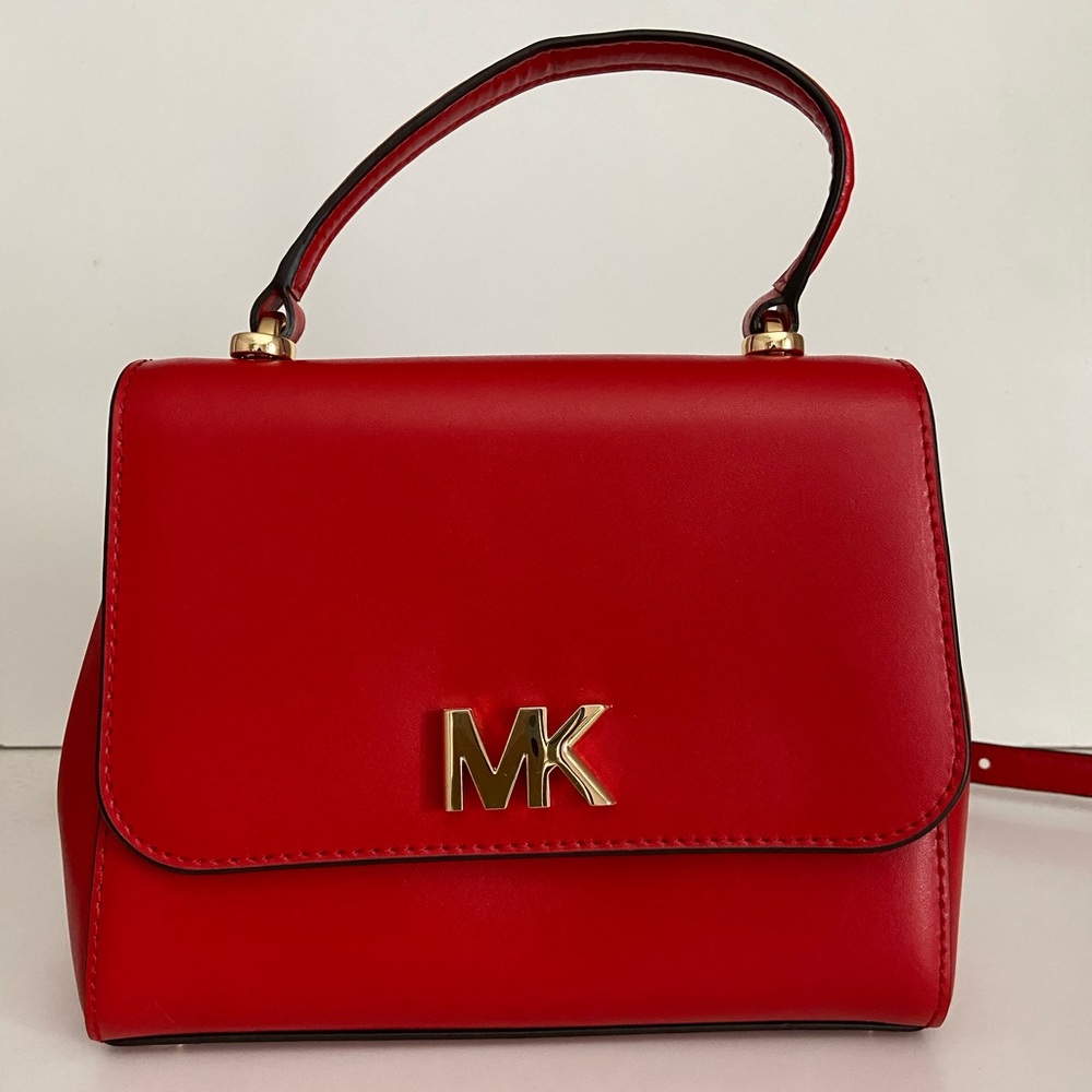 Super cute Micheal Kors purse with longer strap